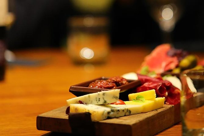 French Wine and Champagne Tasting in Paris - A French wine class that feels like an evening out