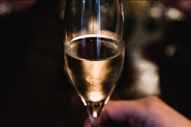French Wine and Champagne Tasting in Paris - Entering Ô Chateau near the Louvre