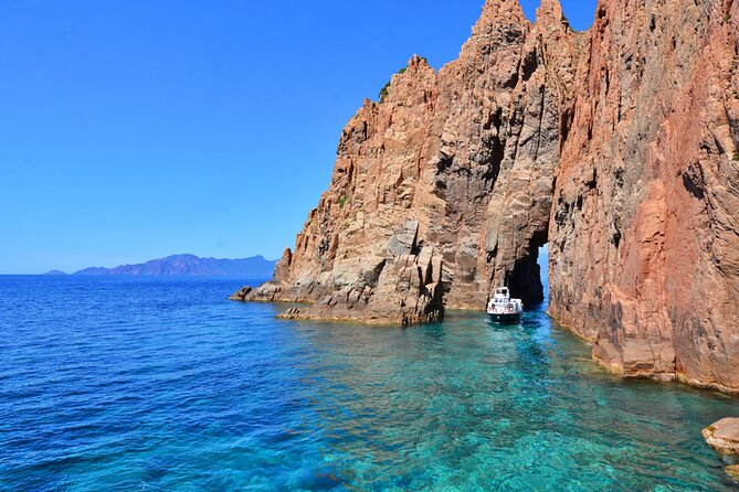 Friendly discovery of Scandola Calanques de Piana and meal stop at Girolata - Two Hours in Girolata