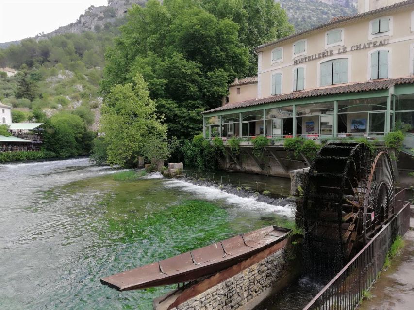 From Aix-en-Provence: Luberon Market & Villages Day Tour - Lourmarin, the market stop with a Renaissance castle