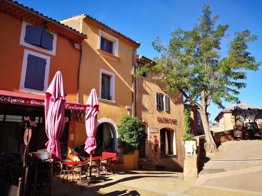 From Aix en Provence: Luberon Villages Full-Day Guided Tour - Gordes and its steep stone lanes