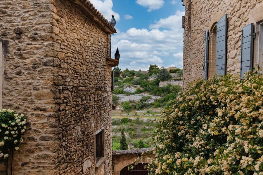 From Aix-en-Provence: Wine & Luberon Villages Full-day Tour - Bonnieux: a quick stop with a big view