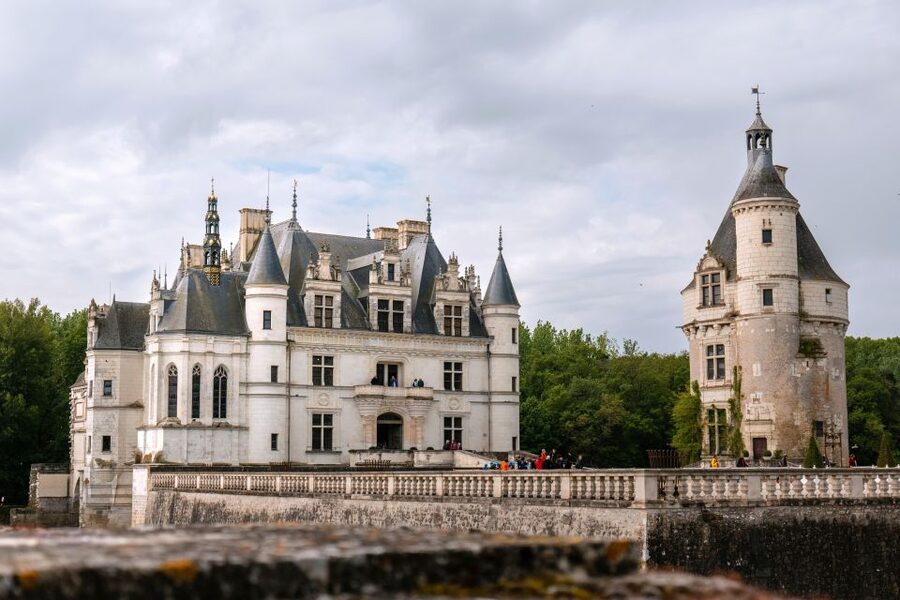 From Amboise: Chambord and Chenonceau Tour with Lunch - Villesavin, lunch in a lived-in château
