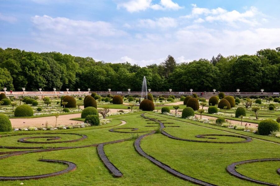 From Amboise: Chambord and Chenonceau Tour with Lunch - What the full-day pace feels like