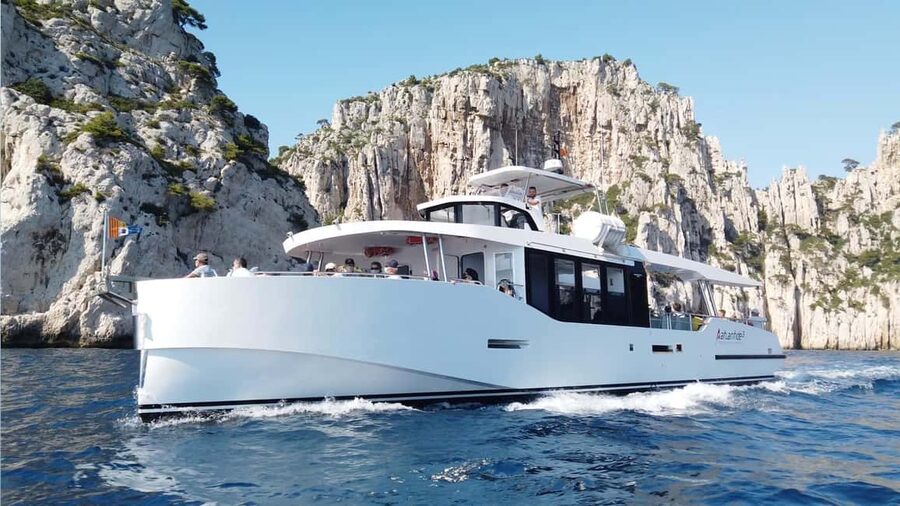 From Bandol: Visit the 13 calanques of Cassis & Marseille - Key points to know before boarding