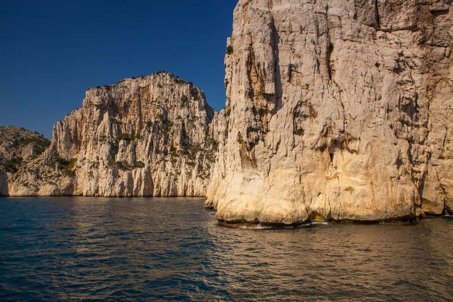 From Bandol: Visit the 13 calanques of Cassis & Marseille - Morgiou, the cabanons, and the Cosquer Cave site