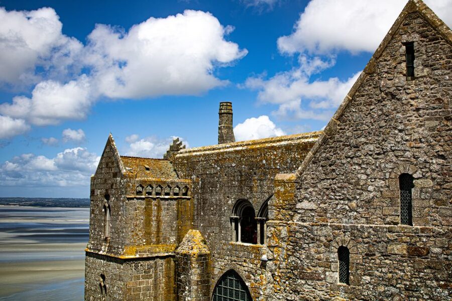 From Bayeux: Full-Day Mont Saint-Michel Tour - Meeting in Bayeux and settling into the minivan