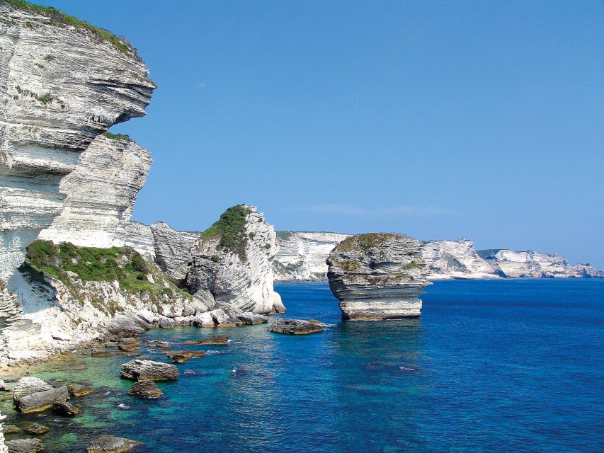 From Bonifacio: Cruise of the Cliffs and the Lavezzi Islands - The limestone cliffs around Bonifacio