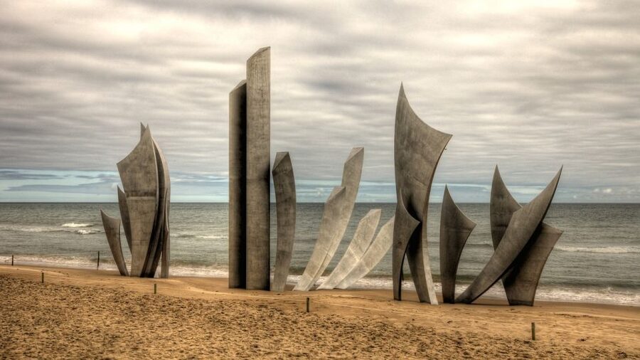 From Le Havre: D-Day Beaches Shore Trip with Packed Lunch - Leaving Le Havre and settling into the day