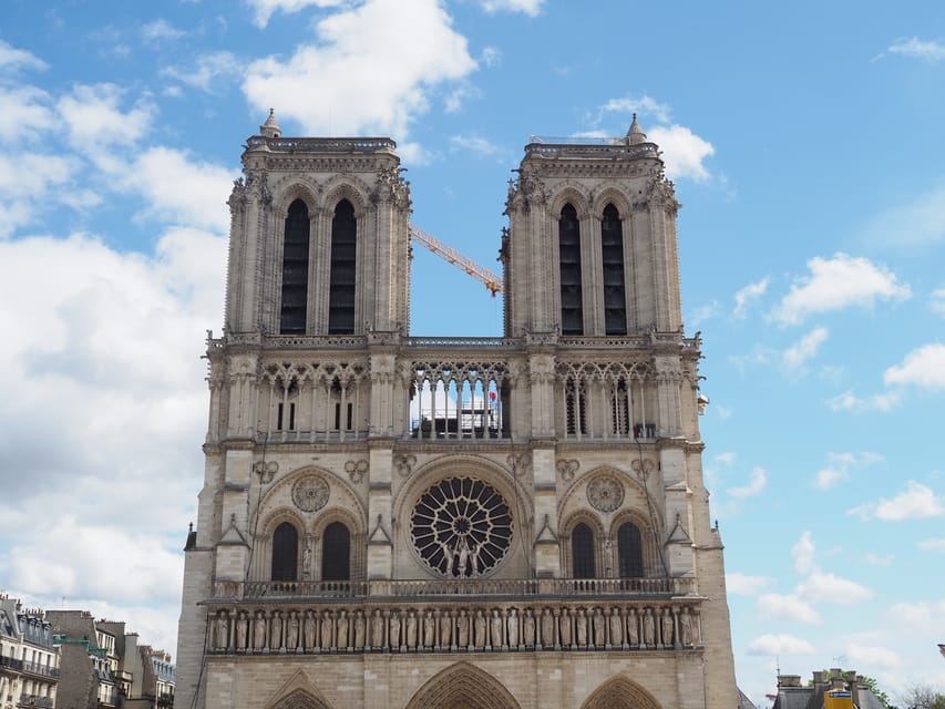 From Le Havre: Paris with River Cruise Shore Excursion - What the guides add to the day