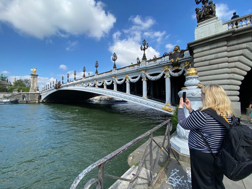 From London: Paris Day Trip with Lunch on Eiffel Tower - Free time near the Louvre and central Paris