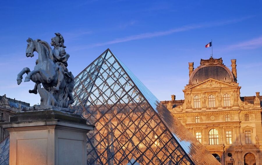 From London: Paris Day Trip with Lunch on Eiffel Tower - Meeting at St. Pancras before sunrise