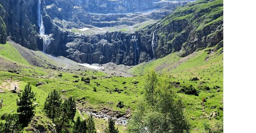 From Lourdes: Gavarnie and Pont d'Espagne Day Trip - Cirque de Gavarnie: the day’s great mountain wall