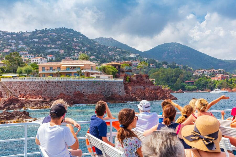 From Mandelieu: Corniche d'Or Sightseeing Cruise with Guide - Who will enjoy this cruise most