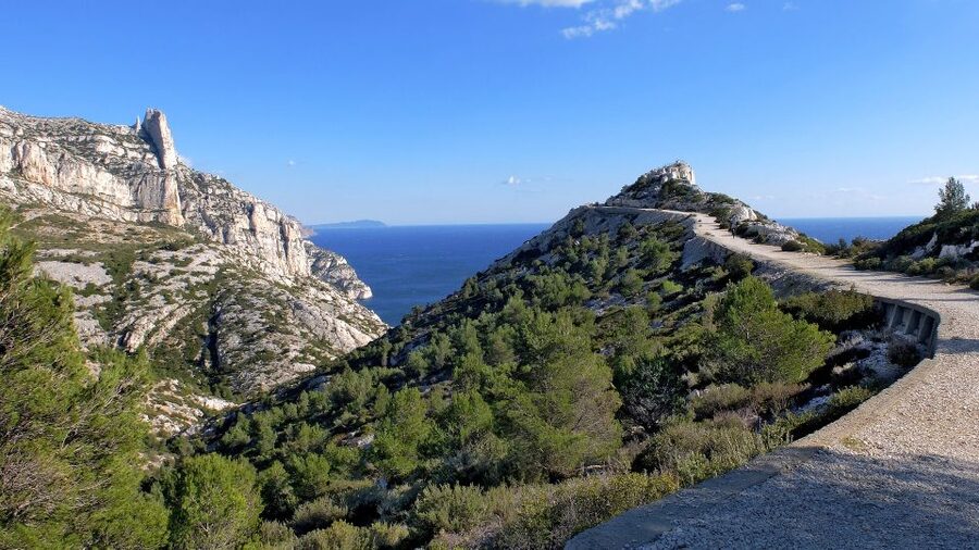 From Marseille: Calanques National Park Guided Hike - Lunch and a swim at the Calanque