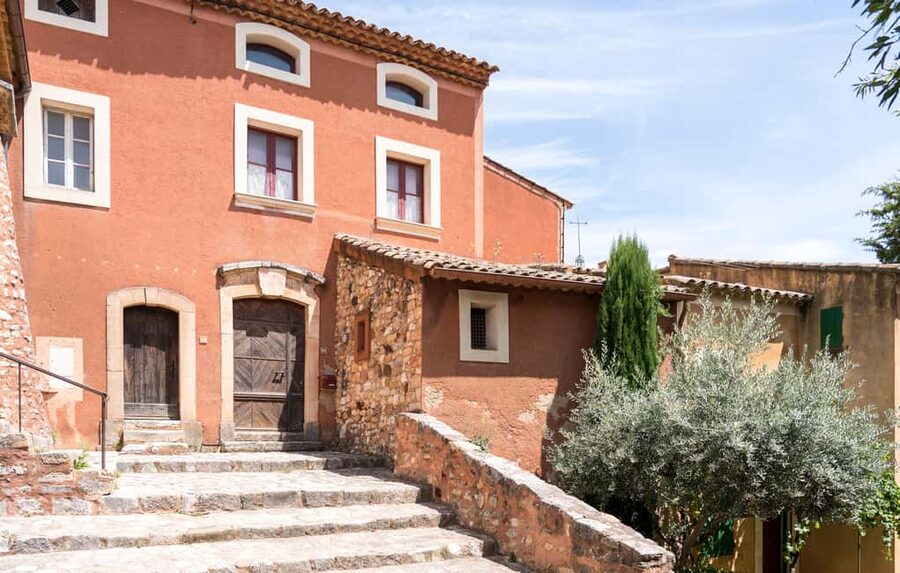 From Marseille: Luberon Market & Villages Full-Day Tour - Sénanque Abbey and the lavender window
