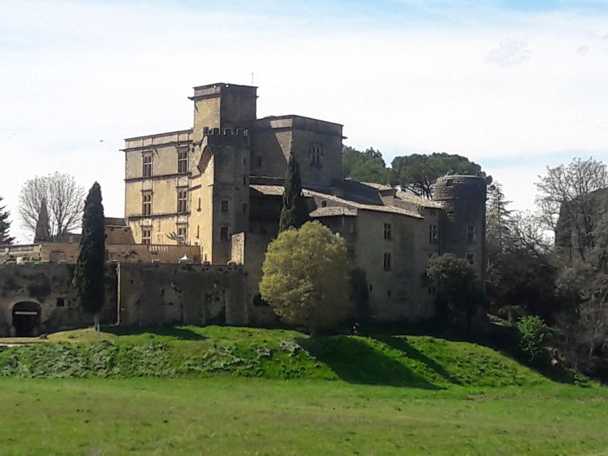 From Marseille: Luberon Market & Villages Full-Day Tour - Fontaine-de-Vaucluse and the changing final stop