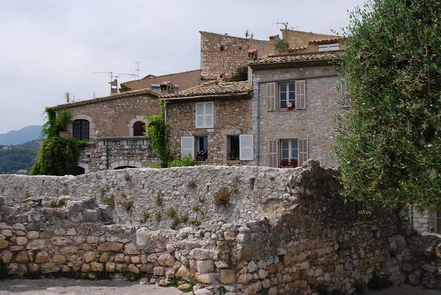 From Nice: Cannes, Antibes & Saint-Paul-de-Vence Tour - Why the minivan setup earns its place