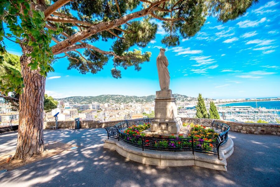 From Nice: Cannes, Antibes & St Paul de Vence Half-Day Tour - Cannes: red carpet, sea views, and a fast first look
