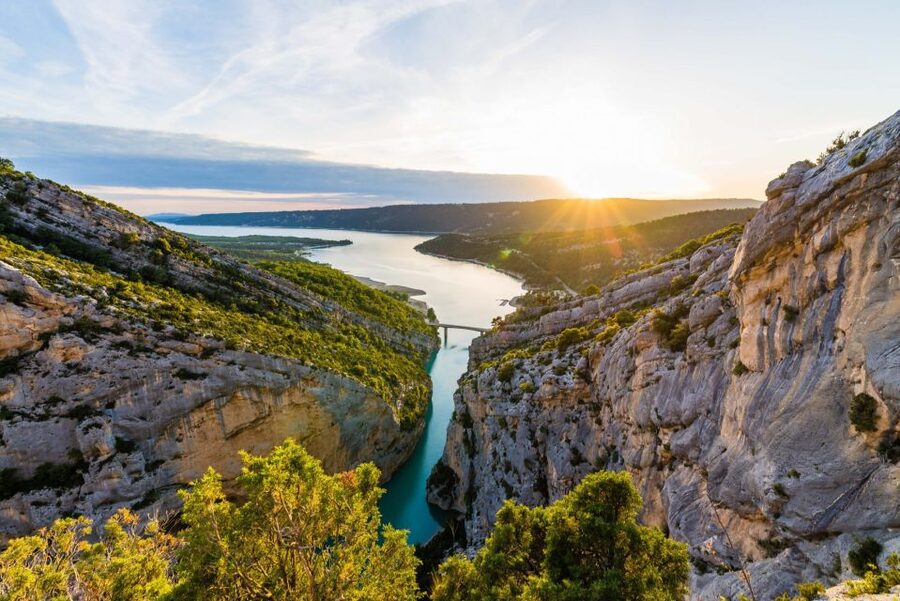 From Nice: Gorges du Verdon Guided Tour - Following the turquoise Verdon River