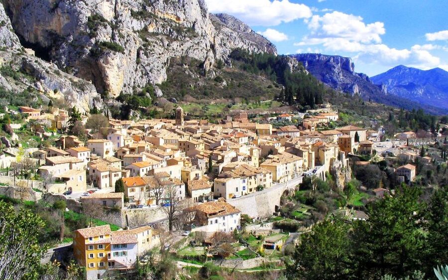 From Nice: Gorges du Verdon Guided Tour - Moustiers-Sainte-Marie and the ceramics tradition