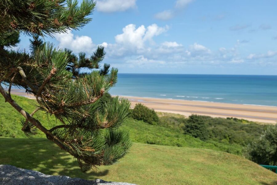 From Paris: 2-Day Normandy & Brittany Tour - Day 2: Saint-Malo brings Brittany into view