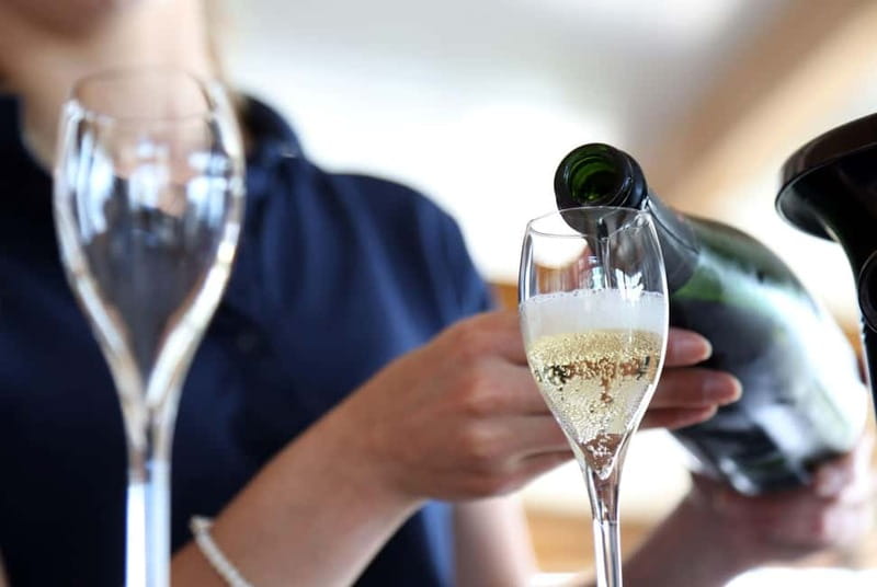 From Paris: Champagne Day Trip with 7 Tastings and Lunch - Meeting at Place des Antilles