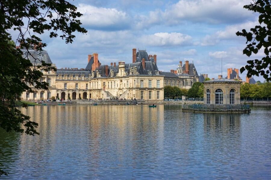 From Paris: Fontainebleau & Vaux-le-Vicomte Private Tour - Lunch, tickets, and what you pay for
