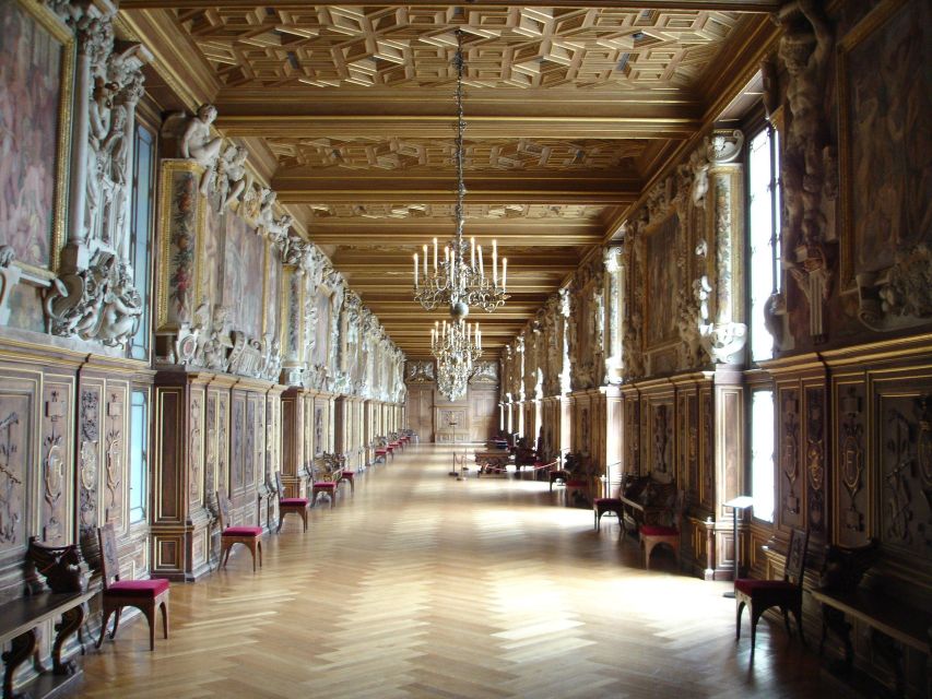 From Paris: Fontainebleau & Vaux-le-Vicomte Private Tour - Leaving Paris in a private vehicle