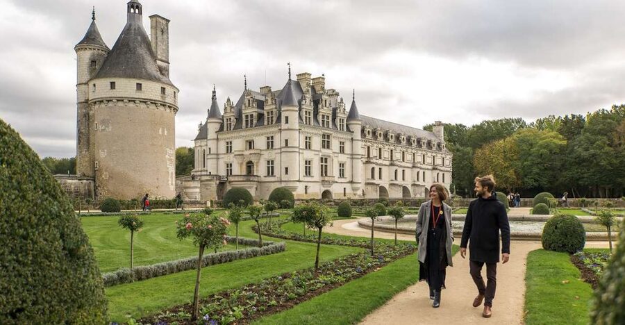 From Paris: Loire Valley Castles Tour with Hotel Transfers - Is $212 a fair price?