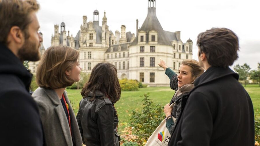From Paris: Loire Valley Castles Tour with Hotel Transfers - Chambord: Francis I’s oversized Renaissance statement
