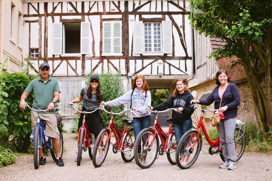From Paris: Monet Garden & Giverny Bike Tour and Picnic Stop - Vernon’s market turns lunch into an experience