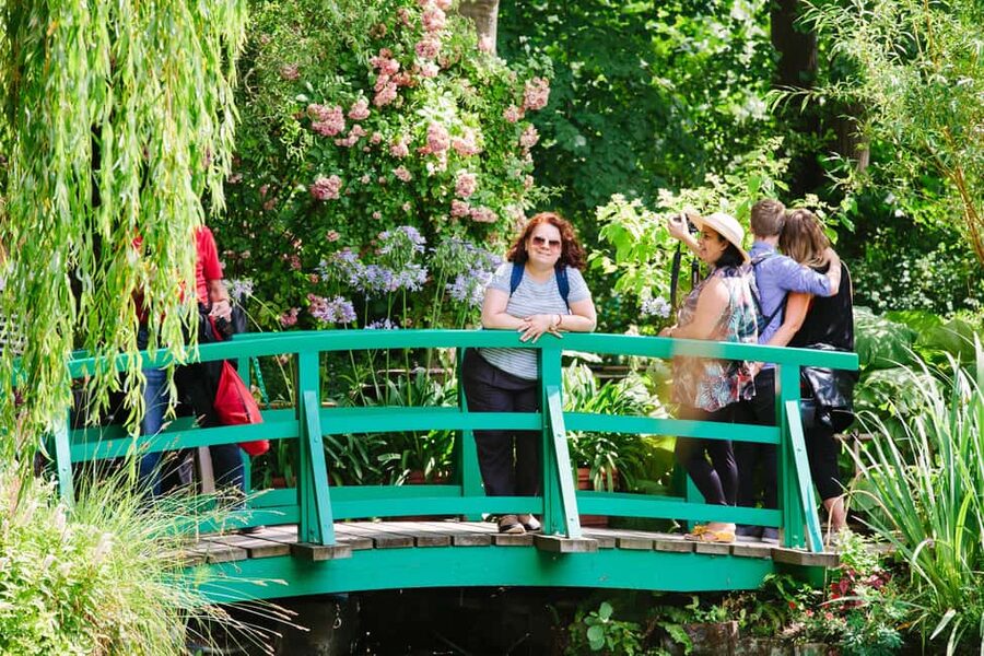 From Paris: Monet Garden & Giverny Bike Tour and Picnic Stop - Extra time in Giverny village
