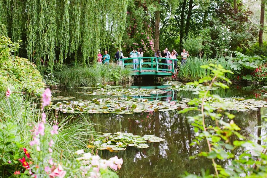 From Paris: Monet Garden & Giverny Bike Tour and Picnic Stop - Meeting in Paris and riding toward Vernon
