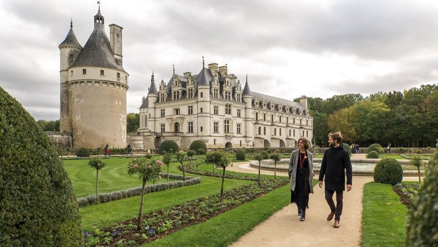 From Paris: Mont St Michel and Loire Valley 2 Day Tour - Why this two-day route works