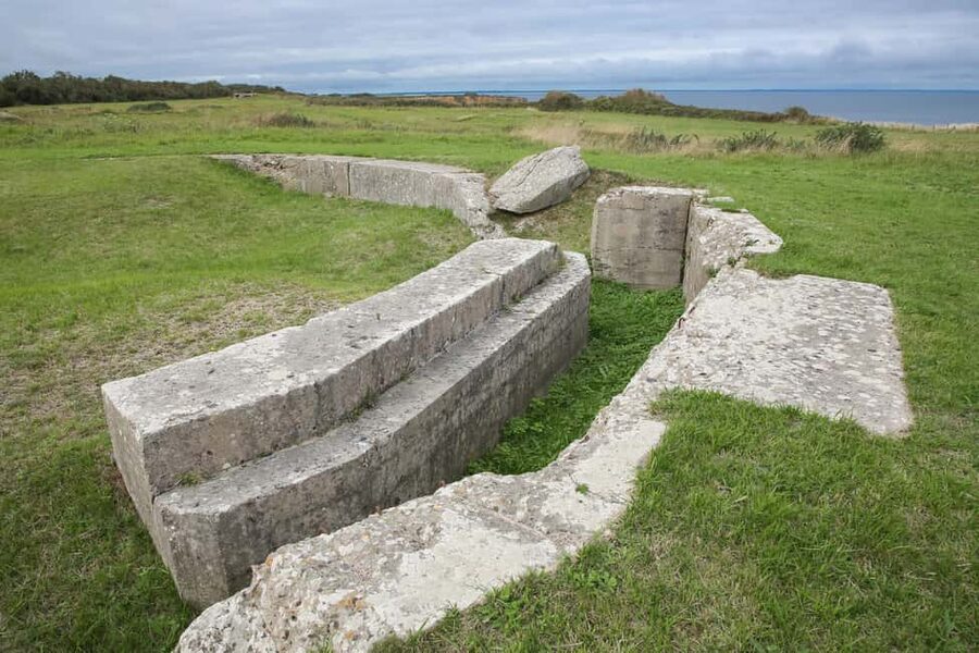 From Paris: Normandy D-Day Beaches Day Trip - The guide makes or breaks the history