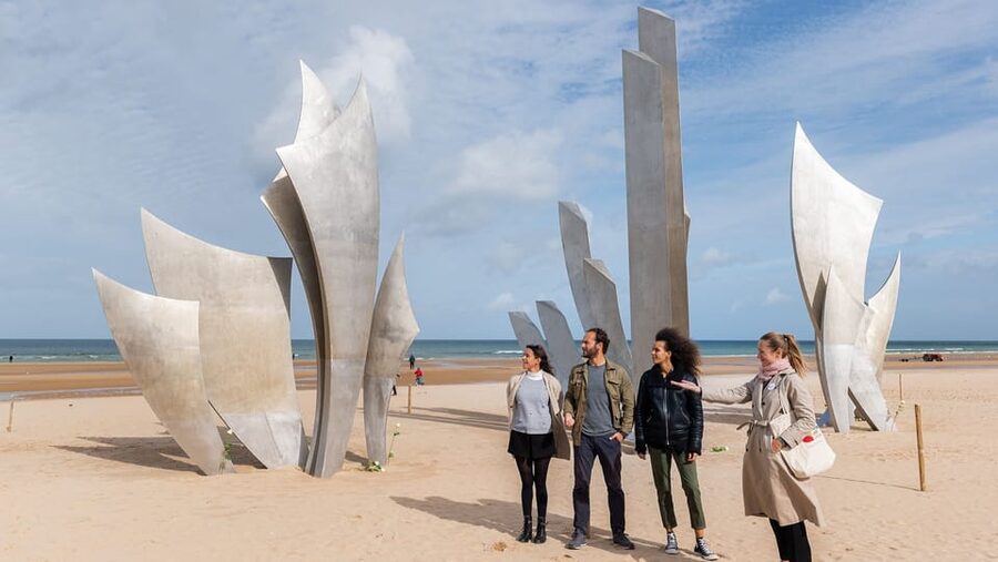 From Paris: Normandy D-Day Beaches Day Trip with Lunch - Juno Beach, an optional Canadian chapter