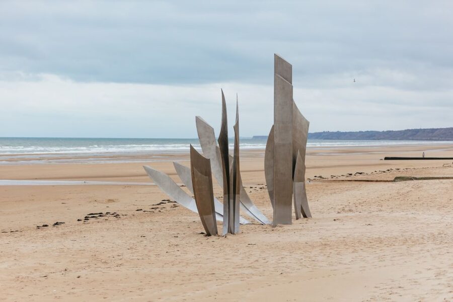 From Paris: Normandy D-Day Landing Beaches Full-Day Tour - Leaving Paris before the city wakes up