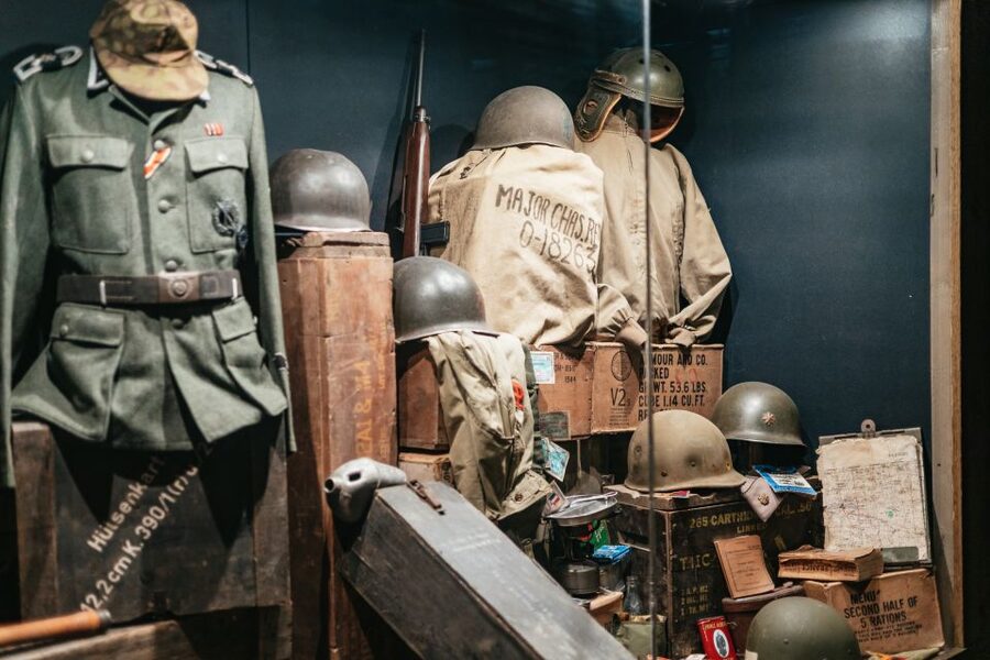 From Paris: Normandy D-Day Landing Beaches Full-Day Tour - Lunch in Normandy, not Paris on wheels