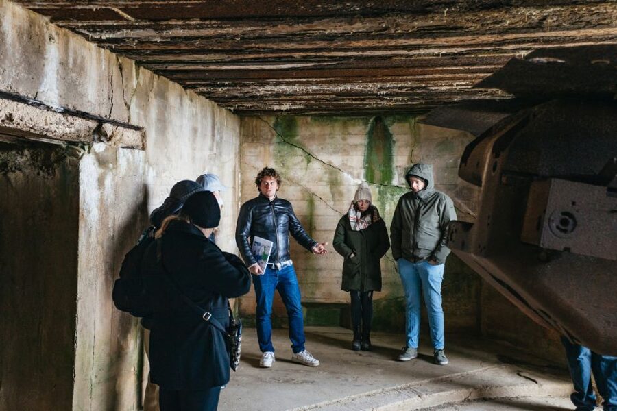 From Paris: Normandy D-Day Landing Beaches Full-Day Tour - Longues-sur-Mer battery and the German defenses