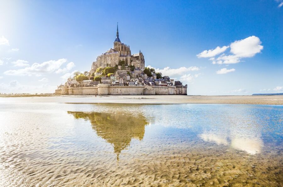 From Paris: Small-Group Mont St Michel Tour & Cider Tasting - Meeting in Paris and settling into the minibus
