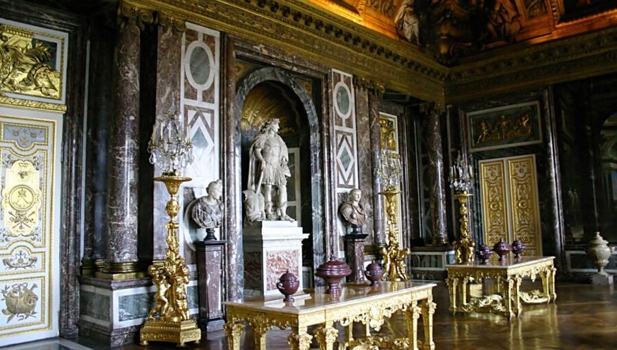From Paris: Versailles Guided Tour with Skip-the-Line Entry - The guides make the difference