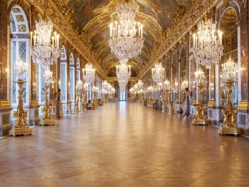 From Paris: Versailles Palace and Gardens with Transfer - Why the bus transfer can be worth $101