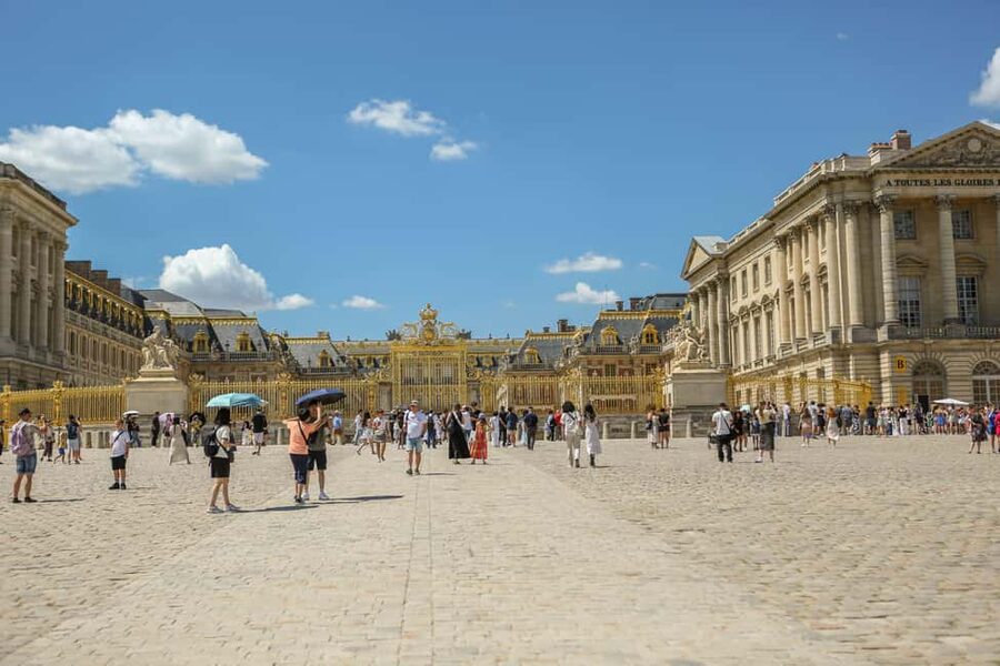 From Paris: Versailles Palace & Gardens with Transportation - Choosing Between a 330-Minute Visit and a 570-Minute Day
