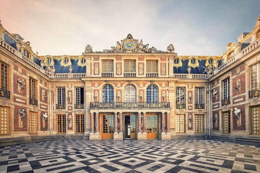 From Paris: Versailles Palace Self Guided & Gardens tickets - Crowds, comfort, and practical drawbacks