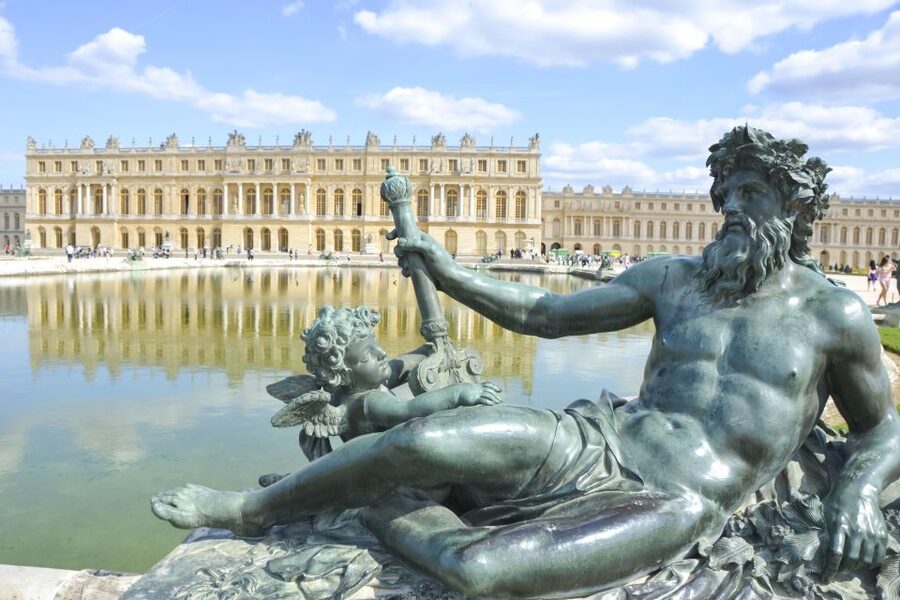 From Paris: Versailles Palace Self Guided & Gardens tickets - Getting from the Eiffel Tower to Versailles