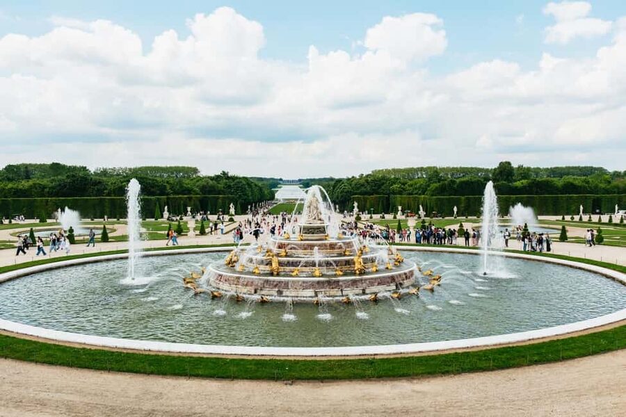 From Paris: Versailles Skip-the-Line Tour & Gardens Access - How much walking and waiting should you expect?