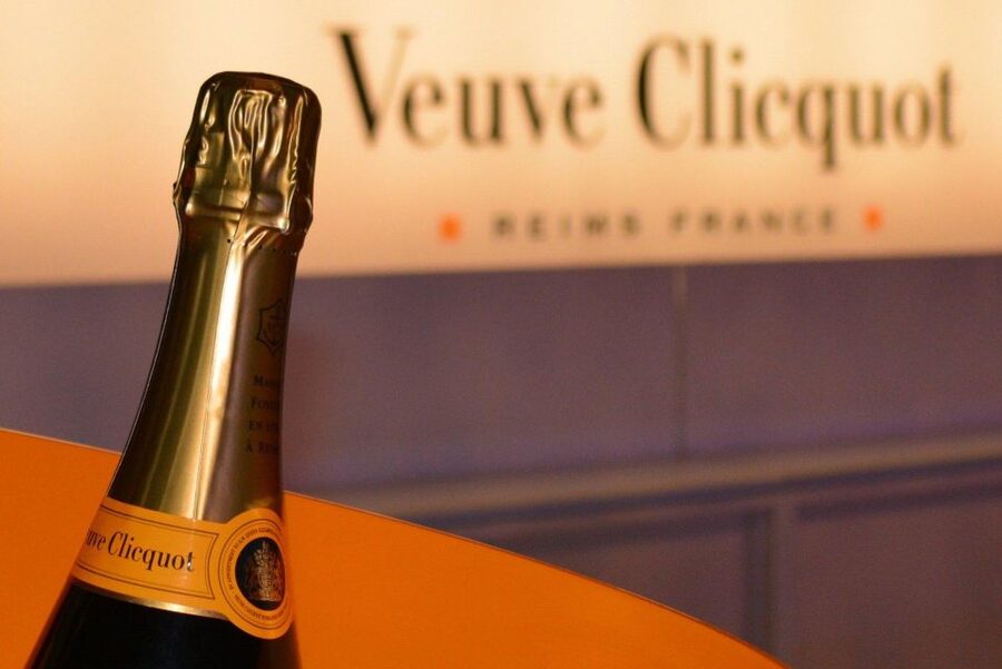 From Reims: Day Trip to Veuve Clicquot Family Grower & Lunch - Meeting a family Champagne grower