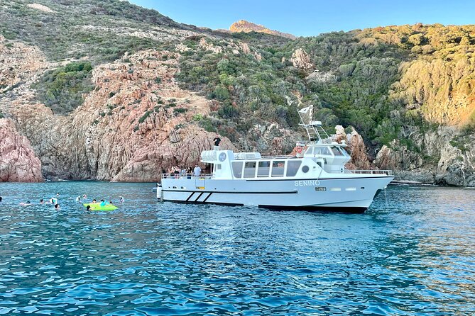 From Sagone/Cargèse: Scandola Calanques Piana Girolata Snorkeling - A brief stop in the remote village of Girolata