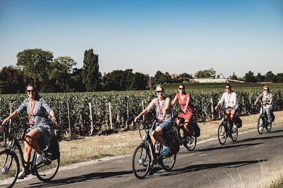 From Saint-Emilion : Half Day Electric Bike Tour - Leaving Saint-Emilion by electric bike